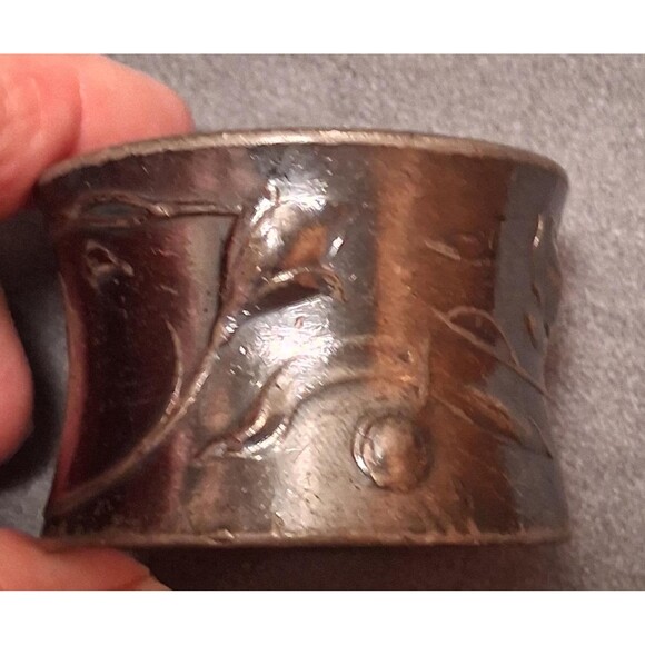 Art Nouveau Napkin Ring Raised Flowers Silverplate - Picture 2 of 4